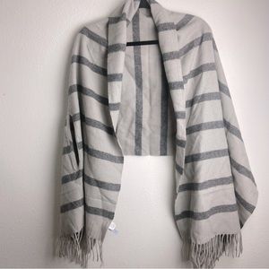 Madewell grey and silver‎ 100 percent wool winter cozy capelet shawl fringe